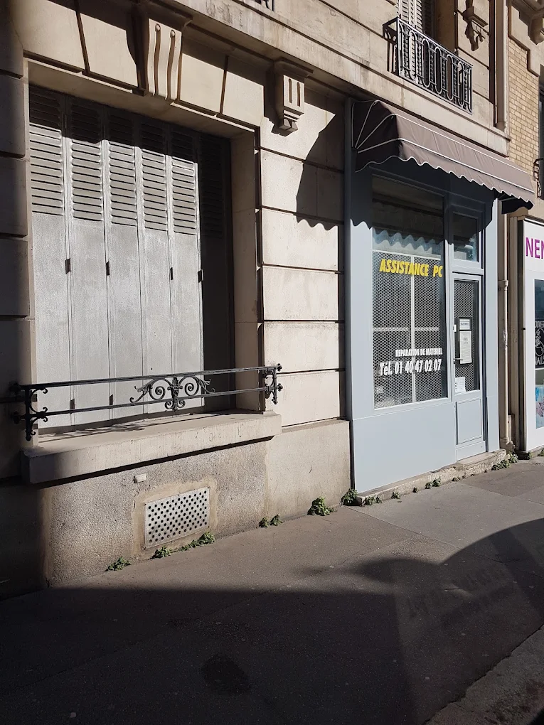 Façade de l'atelier Assistance PC situé 32 rue Bézout dans le 14ème arrondissement de Paris